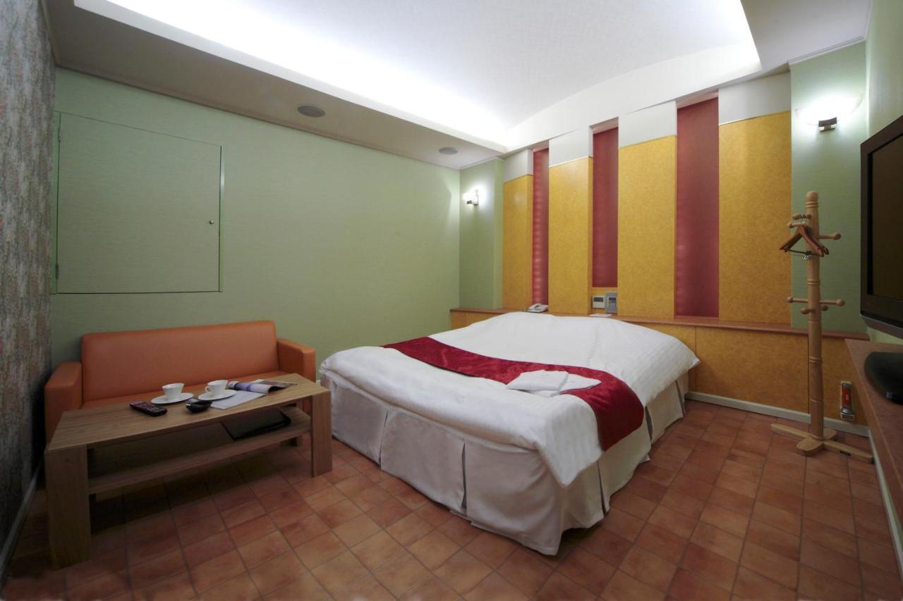 Hotel Lala Minato - Adult Only Наґоя Екстер'єр фото