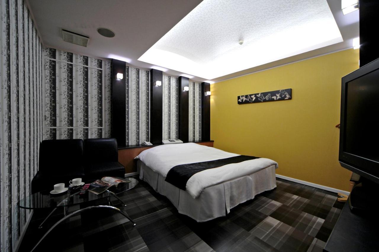 Hotel Lala Minato - Adult Only Наґоя Екстер'єр фото