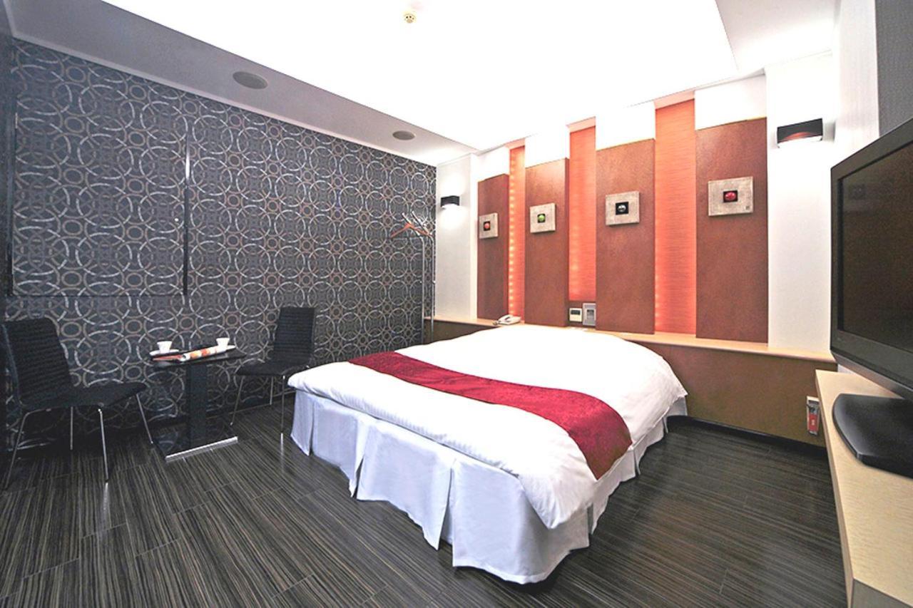 Hotel Lala Minato - Adult Only Наґоя Екстер'єр фото